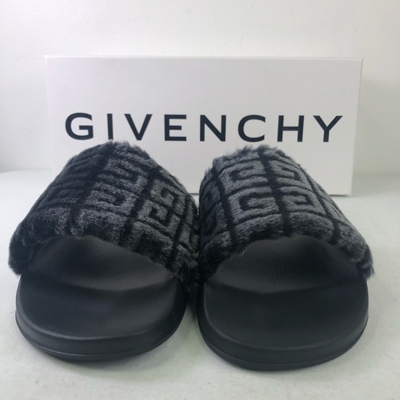 Givenchy 4G Logo Shearling Lamb Fur Flat Slides Sandals $595 - Picture 4 of 10